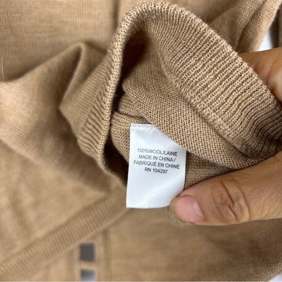 Milly 100% merino wool beige tan cutout detail sweater P - Picture 6 of 7